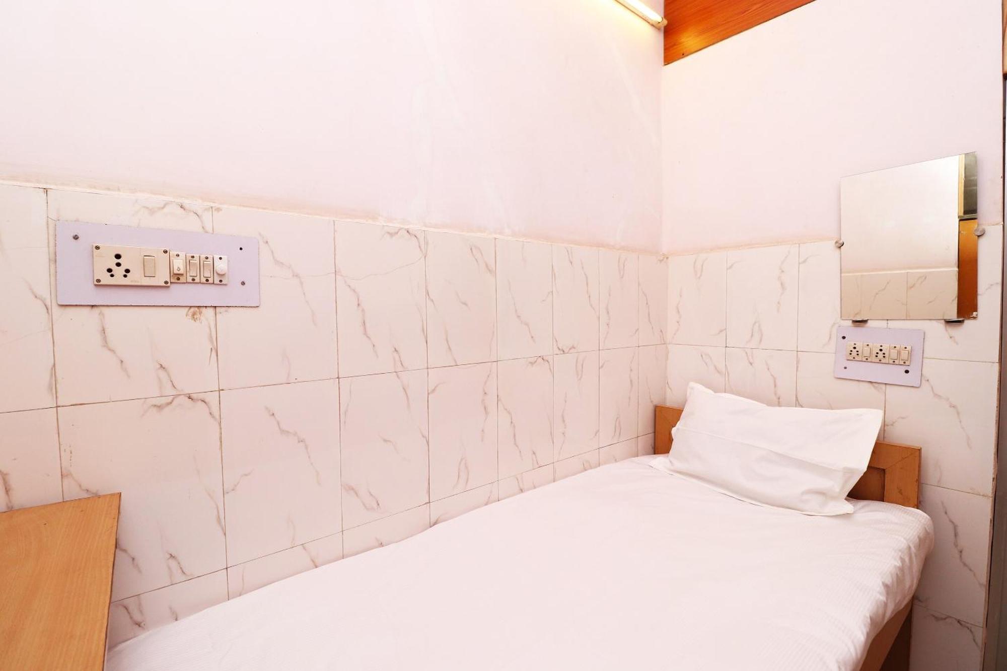 Hotel Kshama Jabalpur Eksteriør billede